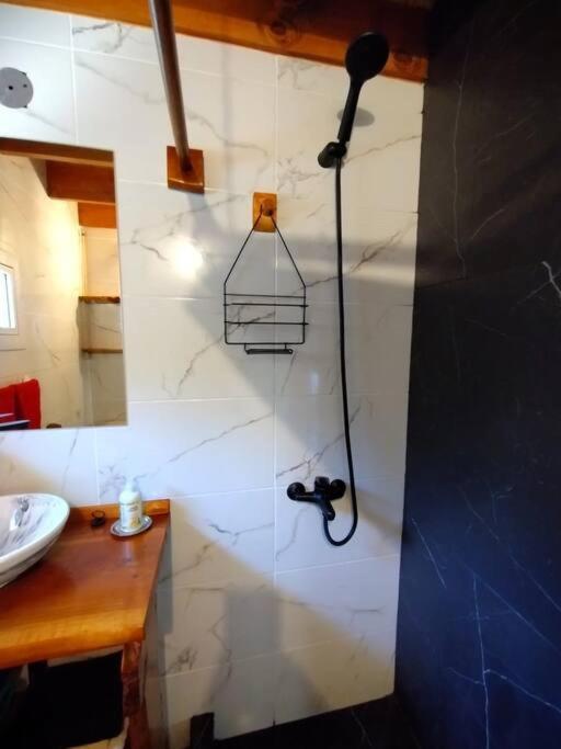 Cabana La Marilena, Para 2 Huespedes Con Desayuno El Calafate Exterior foto